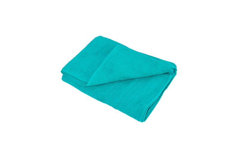 Toalla 71 x 130 cm verde jad Hilasal, doblada en varias capas mostrando su textura suave