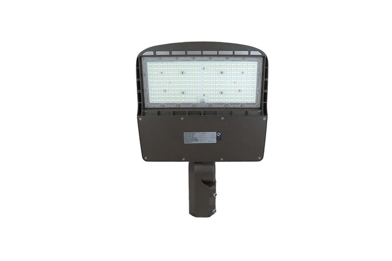 Cobra LED streetlight 150 W 21000 lúmenes 10 kV 100-277 volts IK10 IP67 5700K UL Ilukon, vista frontal del panel de LED