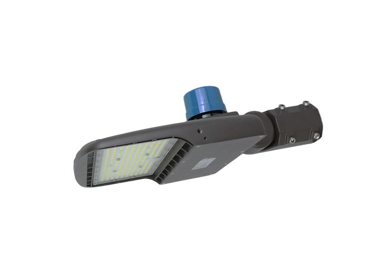 Cobra LED streetlight 150W 21000 lúmenes 10 KV 100-277 volts IK10 IP67 5700K UL Ilukon, vista lateral del soporte y base