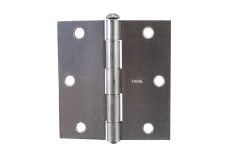 Bisagra cuadrada 3.5 x 3.5 pulgadas satín níquel Fanal, vista frontal abierta con orificios para tornillos