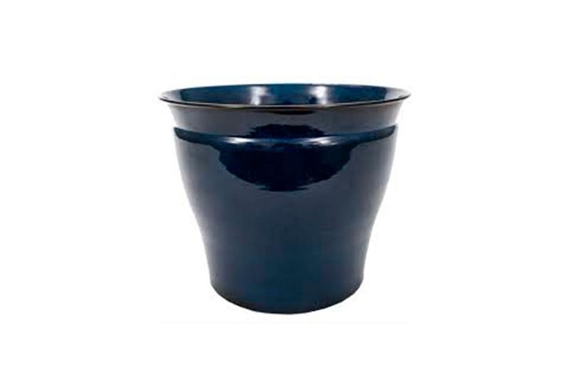 Macetera Avery 14 pulgadas midnight sapphire Robert Allen, vista frontal del recipiente en color azul oscuro brillante
