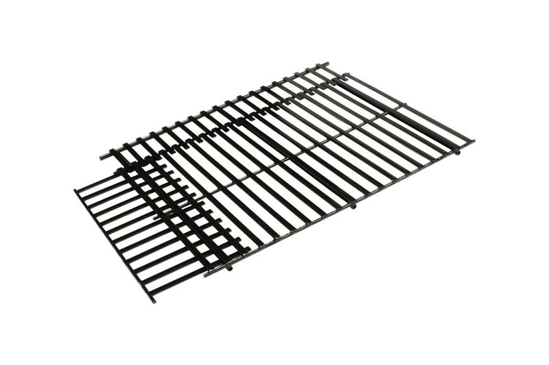 Repuesto parrilla extensible 21 pulgadas Grill Mark Sinsa, vista diagonal de la rejilla negra de barras paralelas