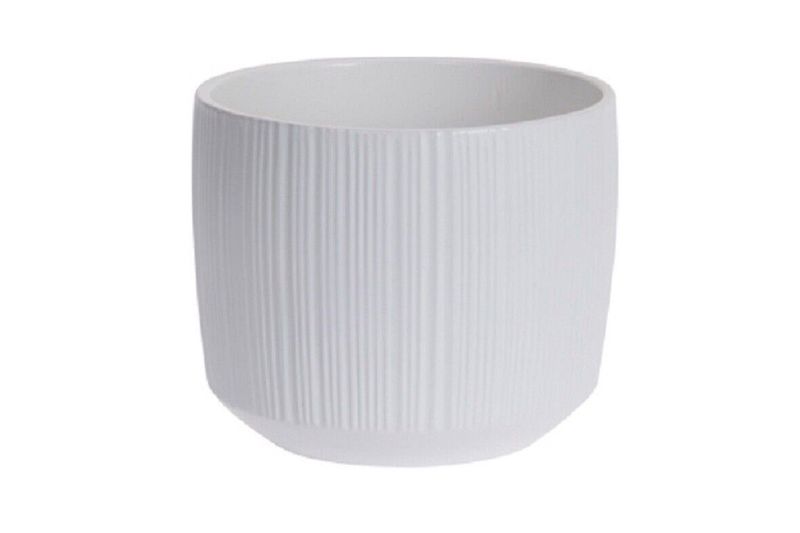 Macetera cerámica redonda de 15 cm colores varios Koopman, color blanco con textura de líneas verticales
