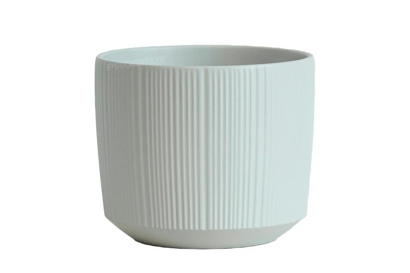 Macetera cerámica redonda de 15 cm colores varios Koopman, color blanco con textura de líneas verticales