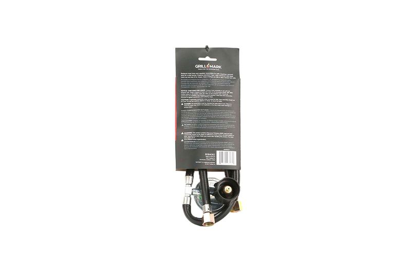 Regulador y manguera universal de 21 pulgadas Grill Mark, producto en su empaque colgante con instrucciones y advertencias