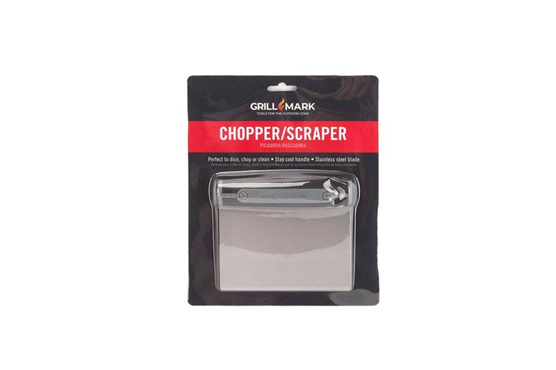 Espátula picadora para BBQ Grill Mark, producto en su empaque plástico con tarjeta descriptiva negra y roja