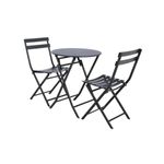 Set mueble Greensboro folding redondo gris de 3 piezas Hespéride, vista en ángulo de la mesa y dos sillas plegables
