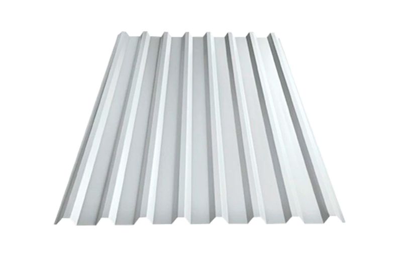 Lámina estructural aluminizada Alutech de 29.19 pies C26 0.38, vista frontal del panel ondulado en color blanco