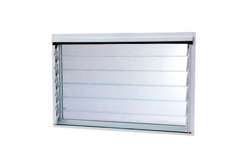 Ventana celosía con vidrio escarchado 1.205 alto x 2.72 ancho Sinsa, vista frontal del marco blanco y lamas de vidrio