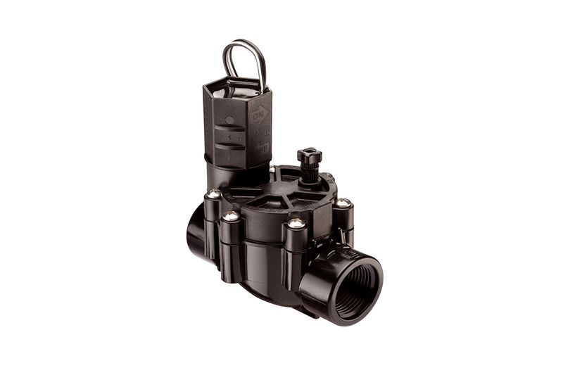 Válvula de control para aspersión de 1 pulgada Rain Bird, vista diagonal del dispositivo en color negro con solenoides
