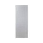 Puerta metálica Amparo 80 cm x 210 cm Puertas Globales, vista frontal de color gris con relieves rectangulares