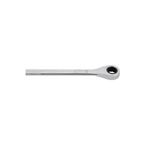 Llave combinada de ratchet Stanley de 8 mm, vista lateral completa sobre fondo blanco enfocando el extremo de ratchet