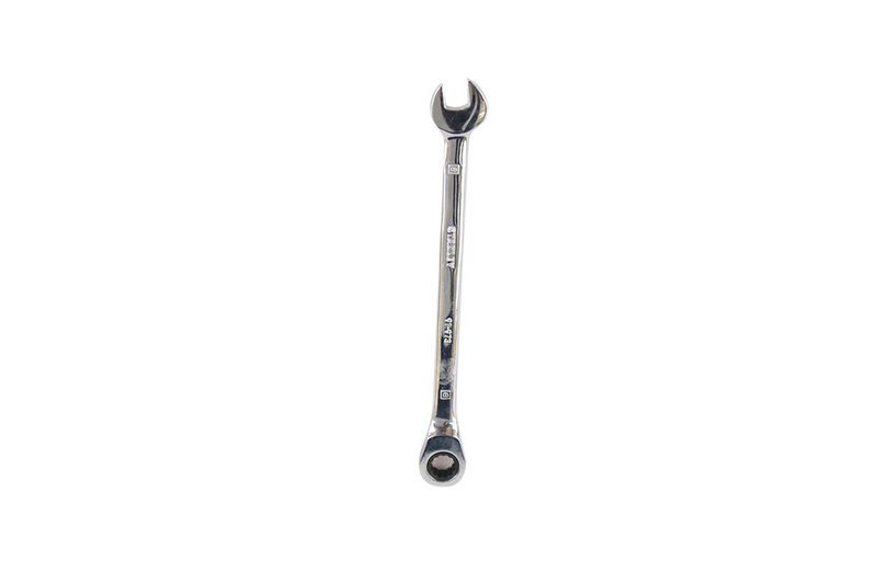 Llave combinada de ratchet Stanley de 8 mm, vista frontal completa sobre fondo blanco