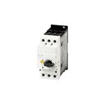 Guardamotor Eaton de 32-40 amp y tamaño 55 mm, vista frontal diagonal del dispositivo eléctrico blanco y negro