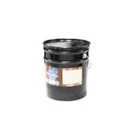 Base esmalte universal pastel mate modelo cubeta Modelo, cubeta metálica negra cerrada con asa lateral y etiqueta frontal