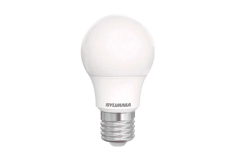 Bombillo LED de emergencia 7 W 6500 K 15000 hrs A60 E27 Sylvania, vista frontal sobre fondo blanco