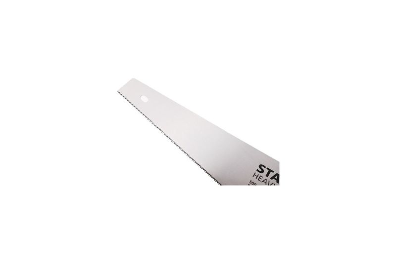 Serrucho Stanley de 20 pulgadas con mango plástico Heavy Duty, primer plano de la hoja metálica con el logo impreso