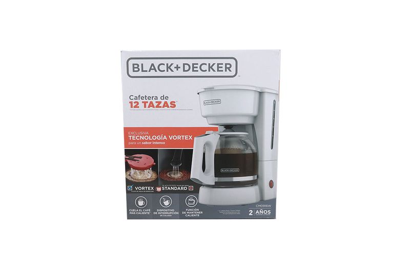 Cafetera con jarra 12 tazas blanca Black + Decker, en su empaque de cartón con ilustración del equipo y especificaciones