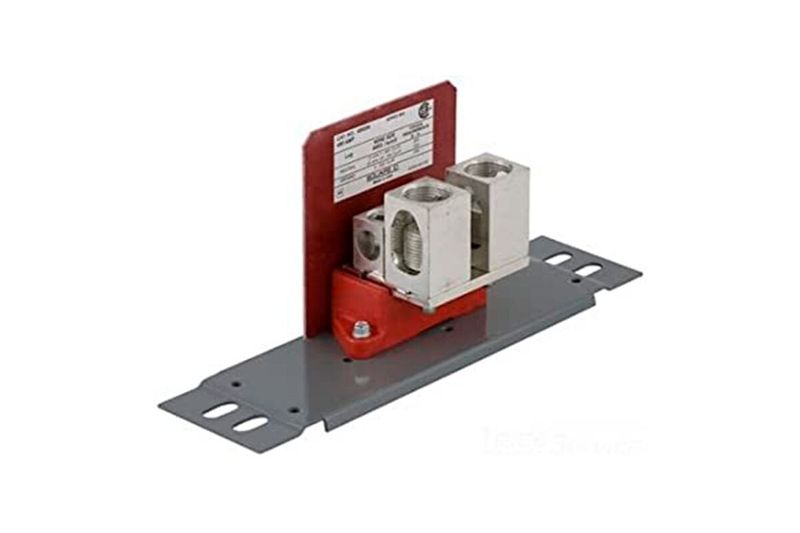 Neutro sólido para gabinete 400 A Schneider Electric, vista en perspectiva con base gris y soporte rojo con bornes