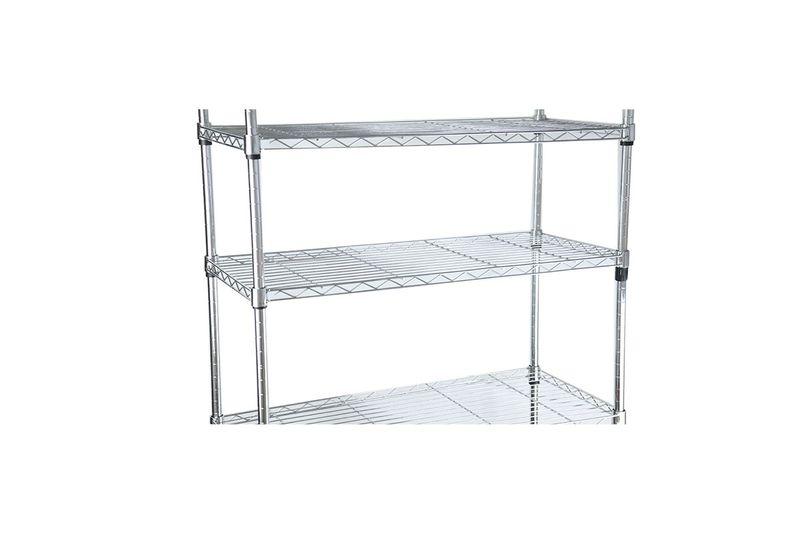 Estante con ruedas 5 niveles cromado 75x35x155 cm Hoggan, vista frontal detallando la estructura metálica y rejillas