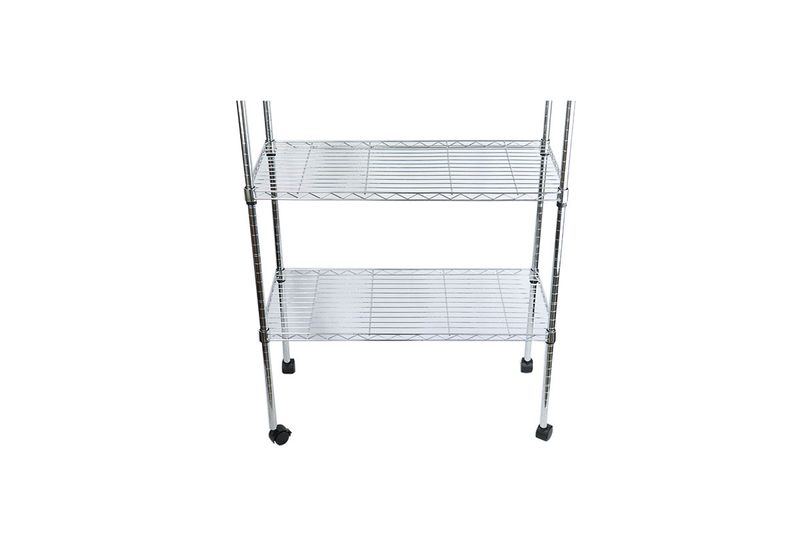 Estante con ruedas 5 niveles cromado 75x35x155 cm Hoggan, vista frontal con solo dos bandejas ensambladas