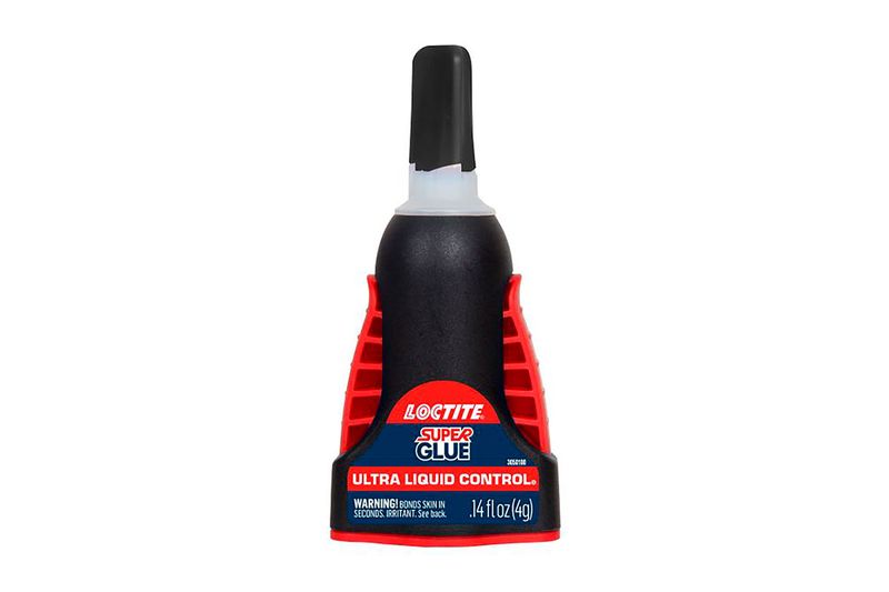 Pegamento Super Glue ultra líquida Loctite, envase rojo y negro con boquilla negra y etiqueta frontal informativa
