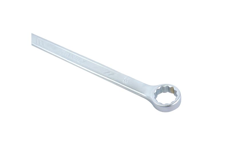 Llave combinada 12 puntos Stanley de 28 mm, vista lateral enfocando el extremo de la boca cerrada