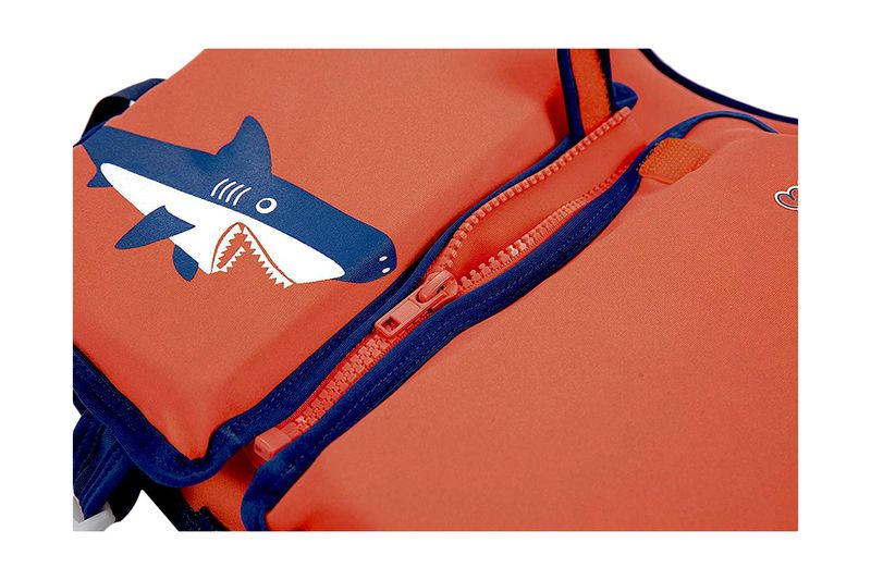 Camisa flotador para niño/niña con mangas talla 3-6 años M/L Swim Safe Bestway, detalle del cierre y dibujo de tiburón