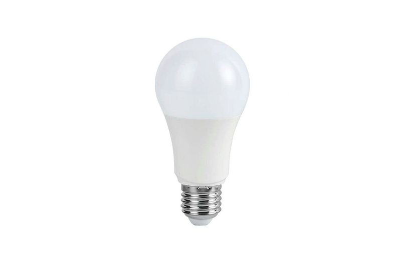 Bombilla LED A19 E27 9.5 W 2700-6500 K RGB Tecnolite, vista frontal del foco con difusor blanco y base metálica