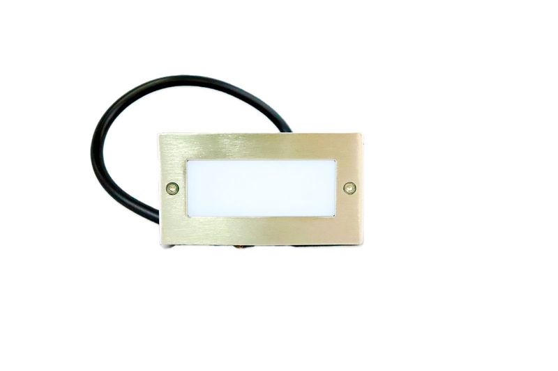 Luminaria empotrable de pared exterior níquel LED 0.6 W 3000 K Cerdeña Tecnolite, vista frontal con cable negro