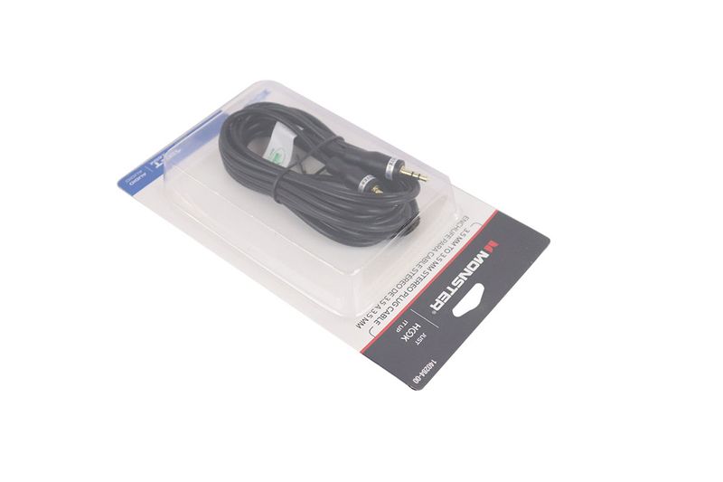 Cable audio estéreo 3.5 mm 12 pies Monster, empacado en blíster transparente con base de cartón negra y roja