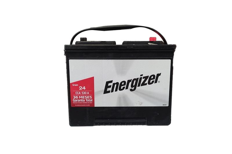Batería Energizer EN-24-530, CCA 530 amp, vista frontal con etiqueta blanca y roja y asa de transporte negra