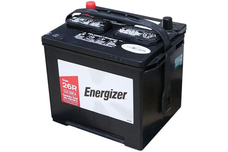 Batería Energizer EN-26R-500 CCA 500 amp, vista en ángulo desde arriba mostrando bornes y etiqueta frontal