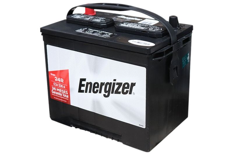 Batería Energizer EN-24R-530, CCA 530 amp, vista lateral con etiqueta blanca y roja sobre fondo blanco
