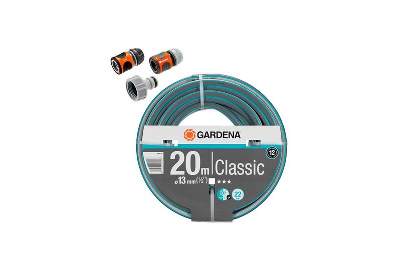 Manguera 20 m Classic 1/2 pulgada Gardena, enrollada en color gris con conectores naranjas y grises al lado