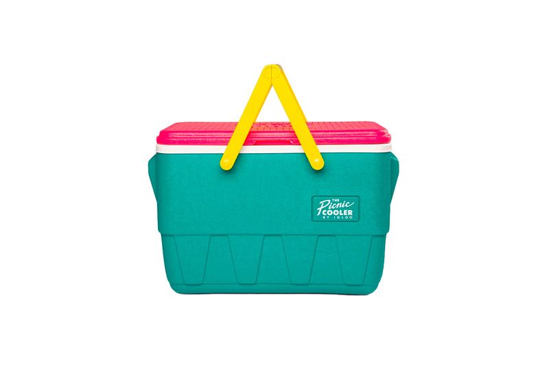 Hielera 25 qt retro picnic turquesa y rosado Igloo, vista frontal con asa amarilla y tapa rosada
