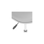 Silla Aiko ajustable gris Atmosphera, primer plano del mecanismo de ajuste inferior con palanca negra