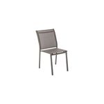 Silla apilable Essentia wenge Hespéride, vista lateral tres cuartos con respaldo de malla y estructura metálica