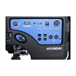 Generador a gasolina Hyundai de 11500 W, 22 HP y 110/220 V, detalle del panel de control azul con tomas y breakers