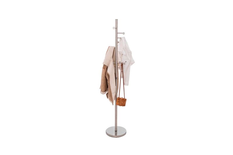 Perchero forma de árbol 7 ganchos acero inoxidable 5five, con prendas de vestir y un bolso marrón colgados