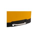 Basurero de pedal 6 litros metálico amarillo 5five, primer plano del asa cromada y la base negra
