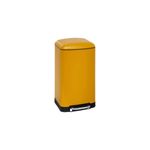 Basurero de pedal 30 l metálico amarillo 5five, vista frontal en ángulo donde se aprecia el pedal cromado y base negra