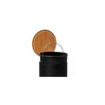 Basurero de pedal 30 L metálico negro 5five, detalle del balde interno extraíble con asa y tapa de madera clara