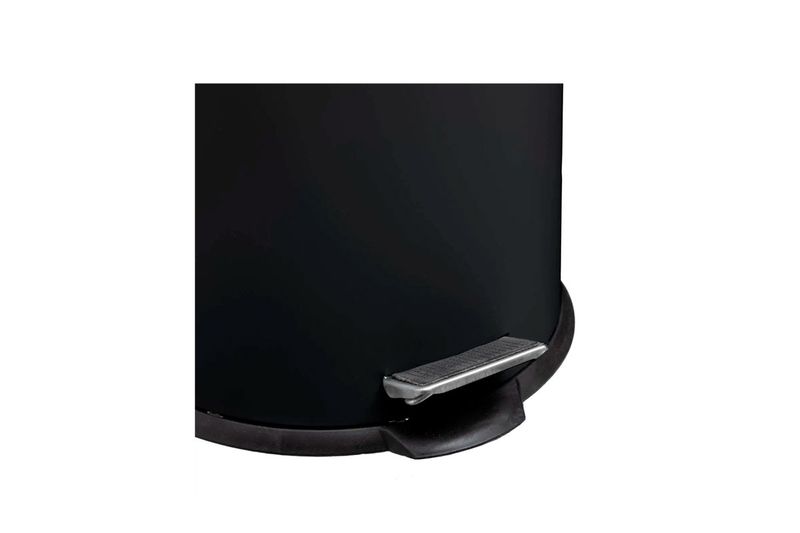 Basurero de pedal 30 l metálico negro 5five, primer plano del pedal metálico y la base negra
