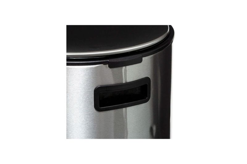 Basurero de pedal 30 L metálico acero 5five, detalle cercano del asa lateral negra y el borde de la tapa