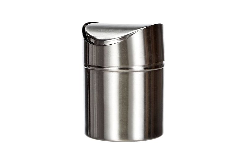Mini basurero 1.5 L tapa giratoria Koopman, vista frontal del cuerpo cilíndrico en acero inoxidable brillante