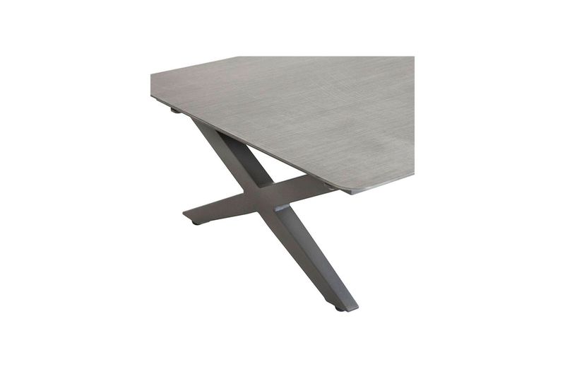 Set de sofá Embruns grafito 5 piezas Hespéride, detalle de la mesa auxiliar con patas cruzadas en color grafito