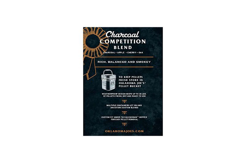 Pellets para ahumar sabor nogal-cereza-arce 20 lbs Oklahoma Joe's, gráfico informativo con texto y dibujo de cubo metálico