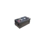 Batería Energizer EN-8D-1125, CCA 1125 AMP, vista lateral en ángulo que muestra el asa de transporte y el cuerpo negro