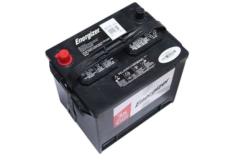 Batería Energizer EN-35-550, CCA 550 amp, vista superior lateral con terminal positivo rojo y etiquetas de advertencia